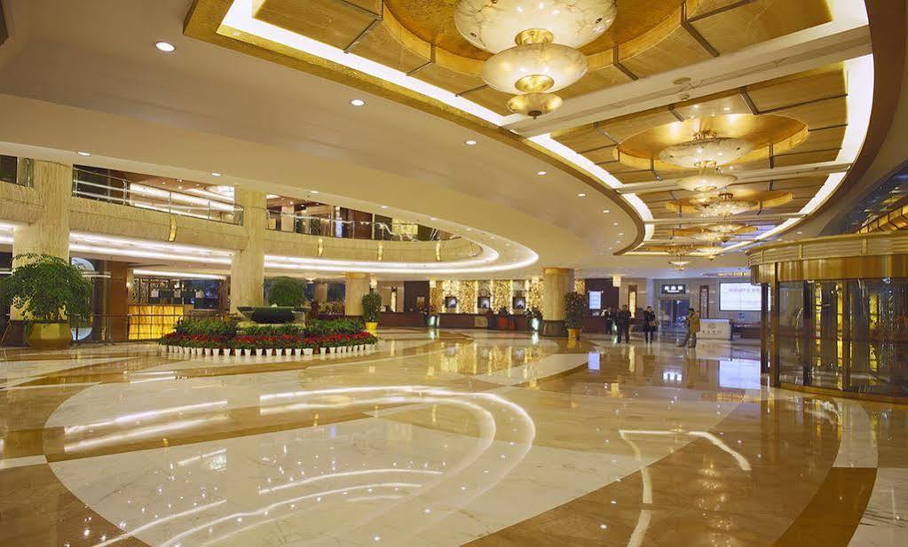 Empark Grand Hotel Chongqing Exterior photo